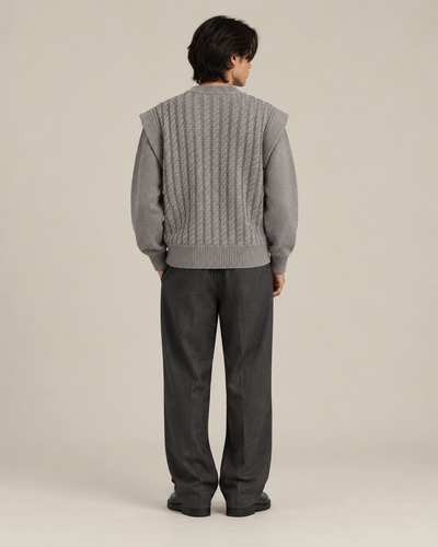 AFORMA Frame oversized unisex cable-knit sweater in light speckled grey, view 4